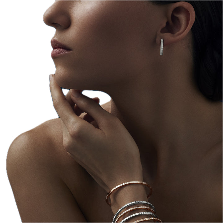 Chopard Ohrstecker Ice Cube 837702-1002 aus Weißgold und jewels 3 Diamanten.
Tragebild