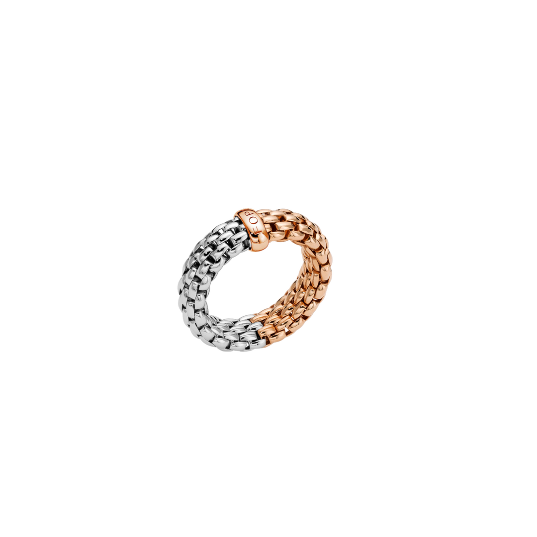 Dieser schöne Fope Essential Ring besteht zu einer Seite aus Rosé und zur anderen Seite aus Weißgold