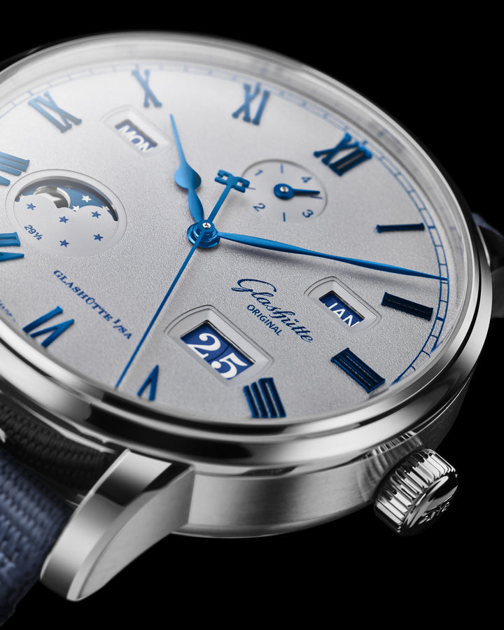Glashütte Original - Senator Excellence Ewiger Kalender mit der Referenz 1-36-12-03-02-61 42 mm