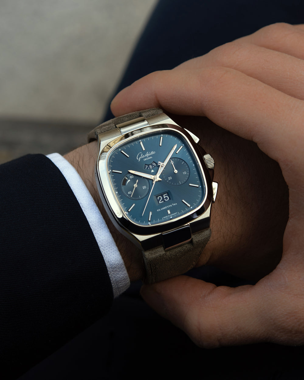 Glashütte Original Seventies Chronograph Panoramadatum – 1-37-02-08-02-70 - Automatikwerk – blau - 40 x 40 mm - Herrenuhr bei Krebber in Mönchengladbach