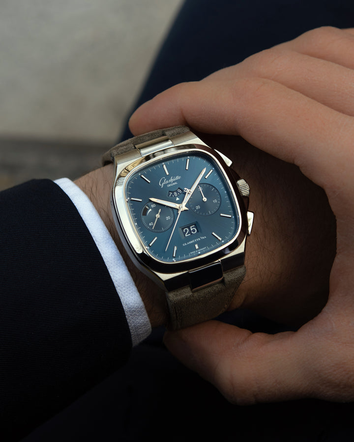 Glashütte Original Seventies Chronograph Panoramadatum – 1-37-02-08-02-70 - Automatikwerk – blau - 40 x 40 mm - Herrenuhr bei Krebber in Mönchengladbach