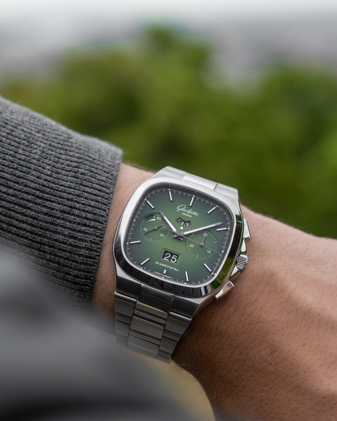 Glashütte Original - Seventies Chronograph Panoramadatum mit der Referenz 1-37-02-09-02-70