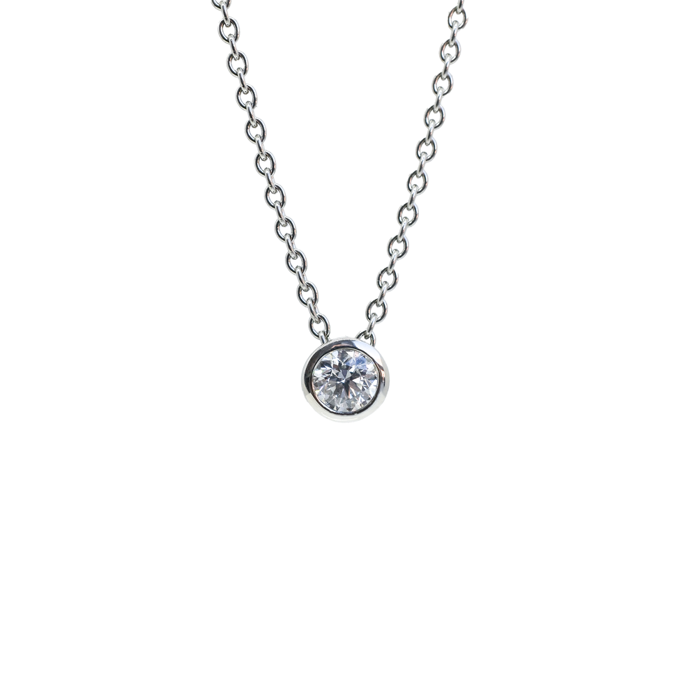 Halskette aus Platin und mit einem Solitär Diamanten von Juwelier Krebber