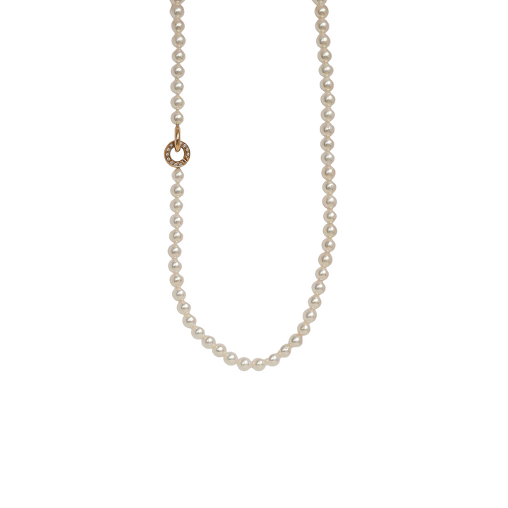 Krebber Perlencollier aus Akoyazuchtperlen und einem Roségoldverschluss mit Diamanten Referenz: 2134459