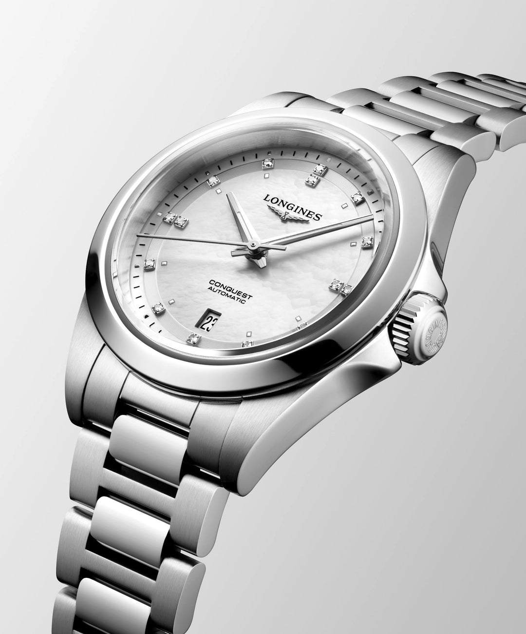 Longines Conquest mit der Referenz L3.320.4.87.6 besteht aus Edelstahl. Der Durchmesser beträgt 30 mm