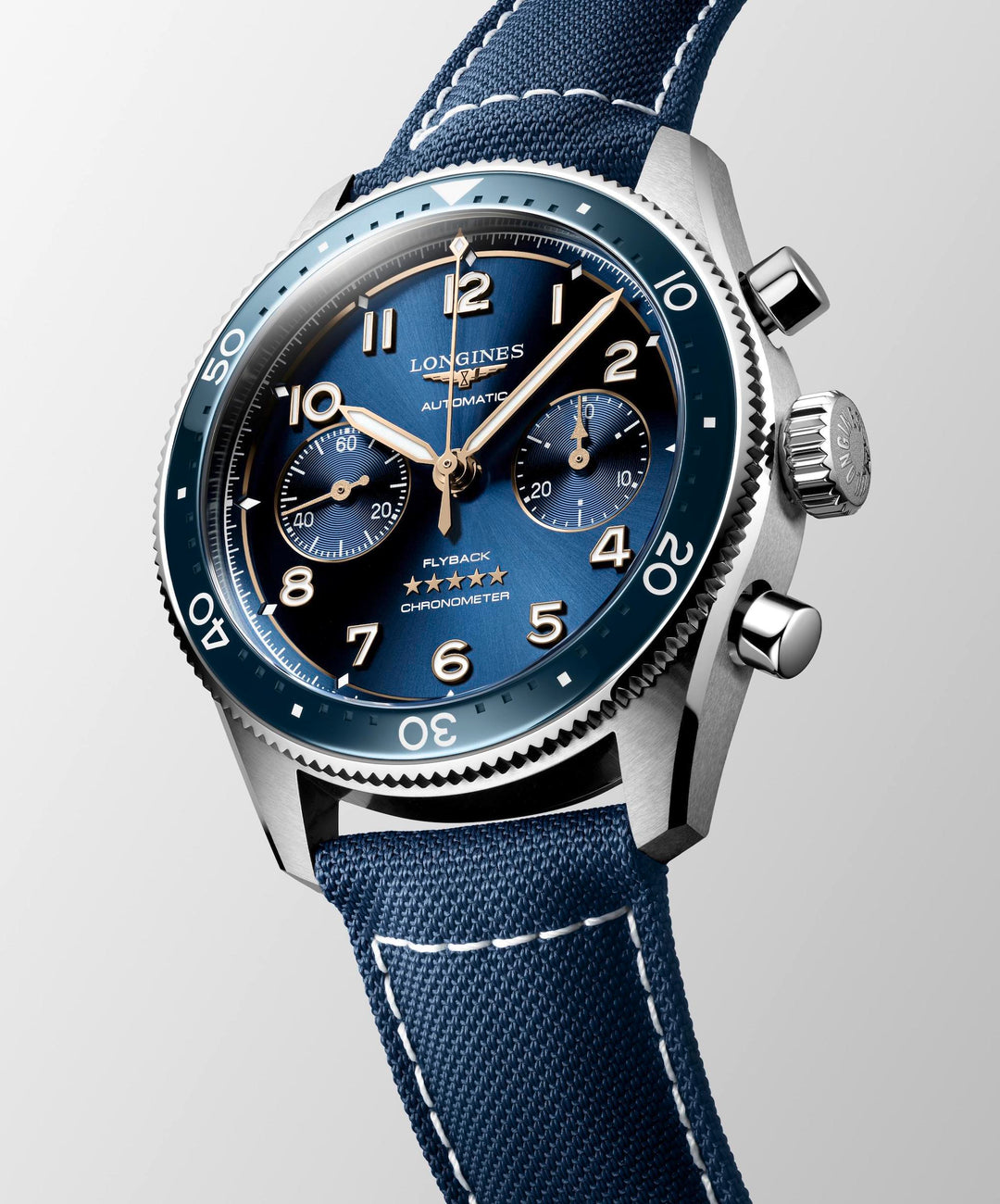 Longines Spirit Flyback mit der Referenz L3.821.4.93.2 besteht aus Edelstahl und Keramik. Herrenuhr mit Chronograph