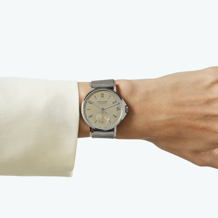 NOMOS Glashütte - Ahoi neomatik 38 Datum sand - 517 - Automatikwerk - sandfarben - 38,5 mm - Herren- und Damenuhr  - elegante Alltaguhr