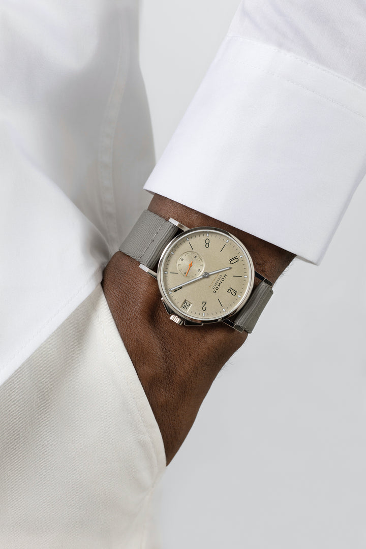 NOMOS Glashütte - Ahoi neomatik 38 Datum sand - 517 - Automatikwerk - sandfarben - 38,5 mm - Herren- und Damenuhr