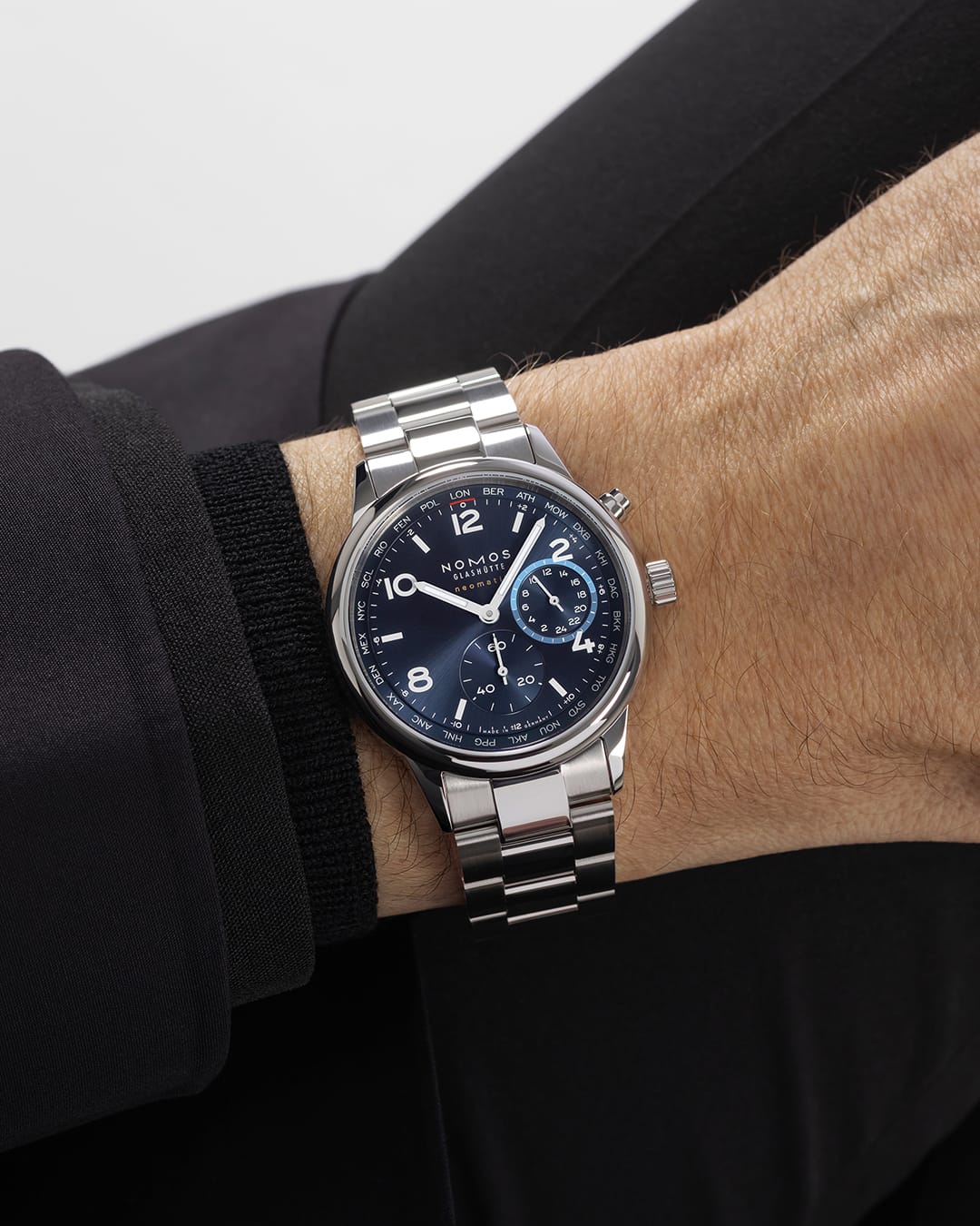 NOMOS Glashütte - Club Sport neomatik Weltzeit blau - 790 – Automatikwerk – blau - 40 mm - Herrenuhr Neuheit 2025