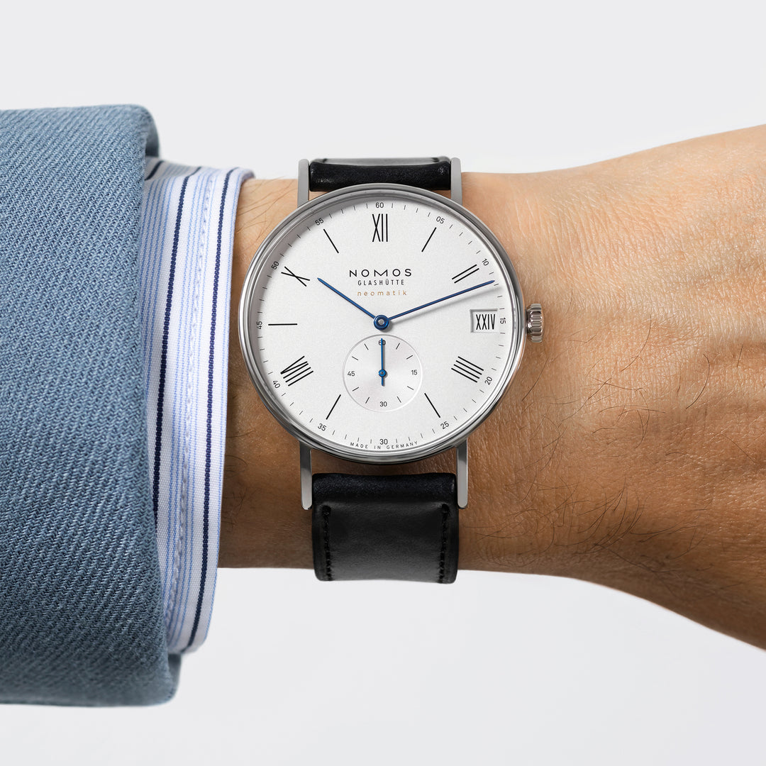 NOMOS Glashütte - Ludwig neomatik 41 Datum mit der Referenz 262 besteht aus Edelstahl. Der Durchmesser beträgt 40,5 mm Herrenuhr