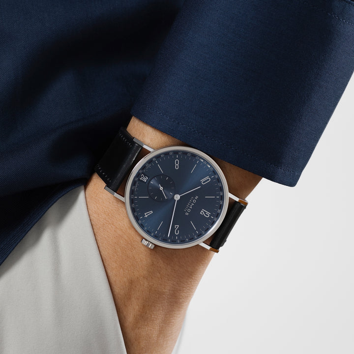 NOMOS Glashütte - Tangente 2date blau - 136 - Handaufzug - 37,5 mm- blau - Damen- und Herrenuhr mit schwarzem Lederband
