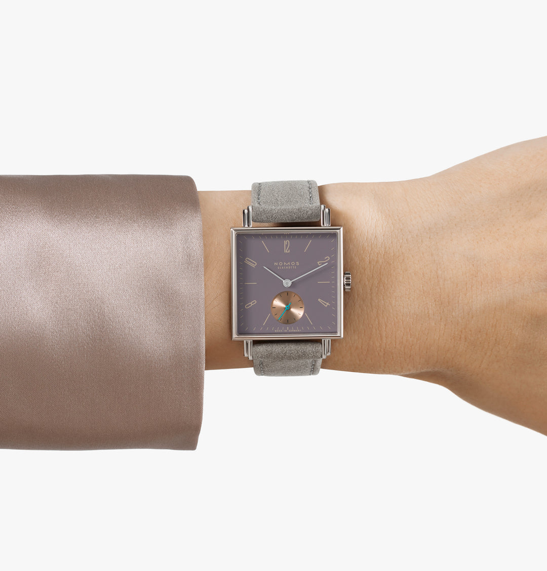 NOMOS Glashütte - Tetra - Die Fuchsteufelswilde mit der Referenz 425 Damenuhr