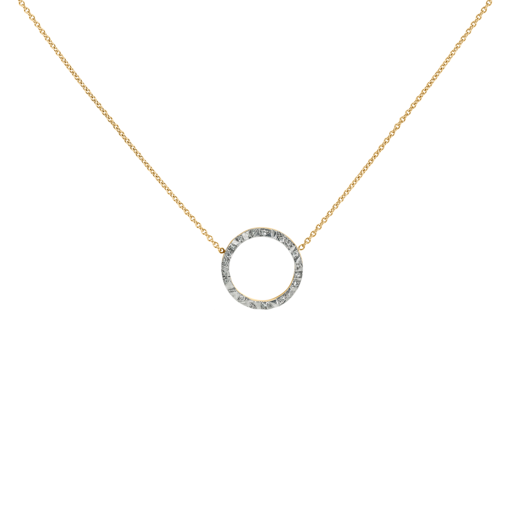 Schmuckwerk ALPEN Collier GH105 aus 18Karat Gold und Diamanten. Der Anhänger ist mittig zwischen die Kette gefasst