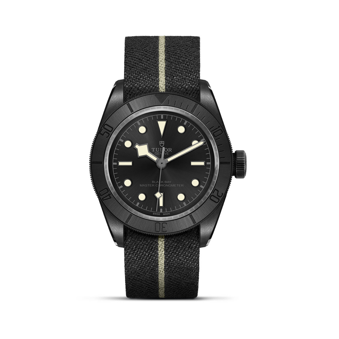 TUDOR Black Bay Ceramic mit Textilband