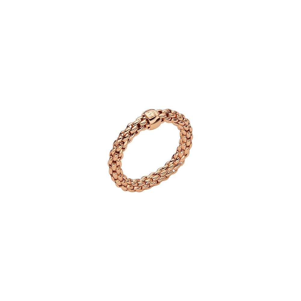 Fope Ring Essentials. Der Ring besteht aus flexiblem Elementen in Roségold , welche durch ein patentiertes Federsystem verbunden sind.