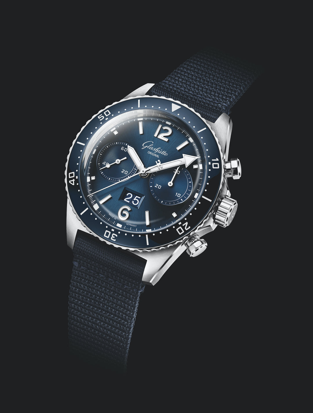 Glashütte Original SeaQ Chronograph mit der Referenz 1-37-23-02-81-36 mit Synthetikband
