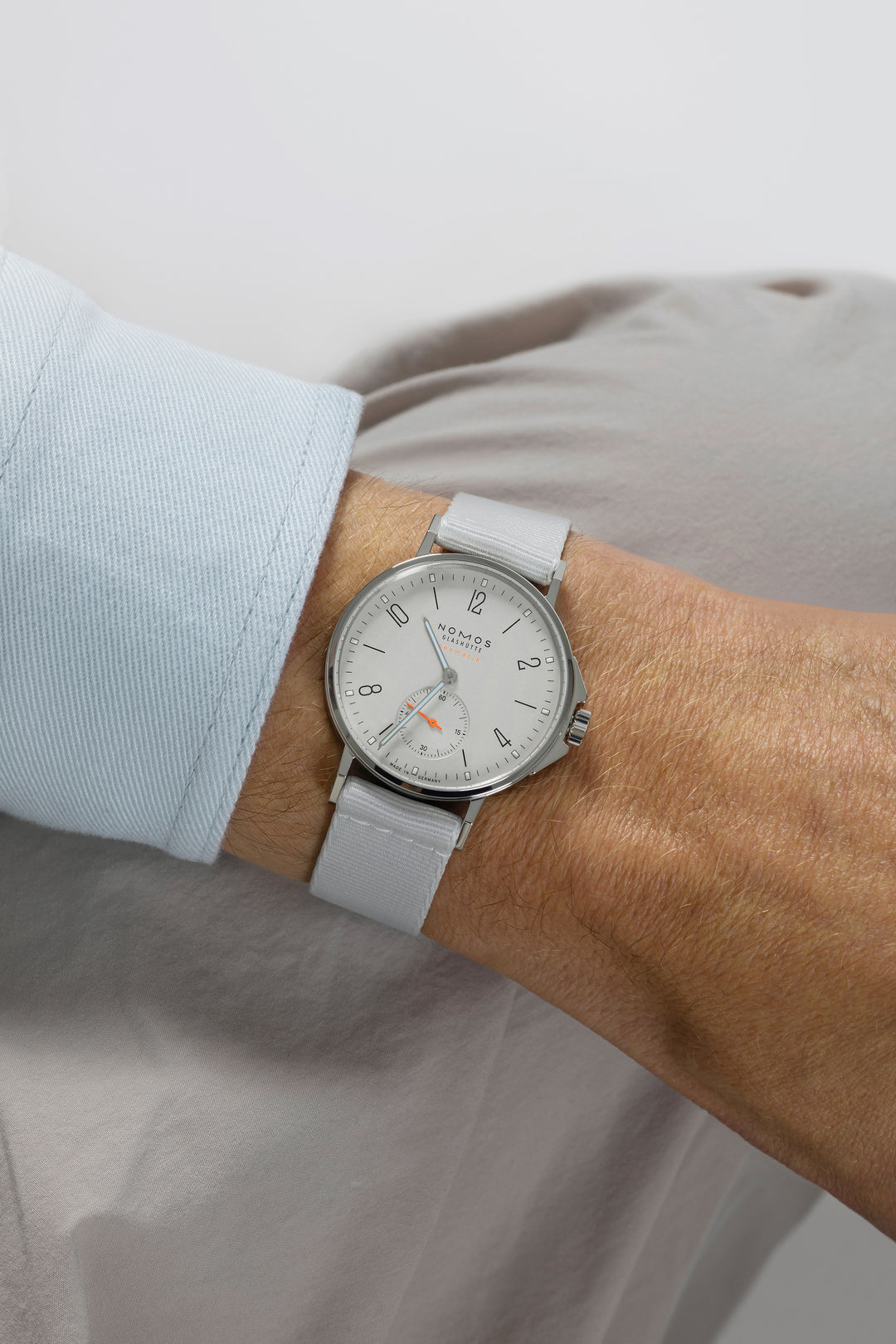 Die NOMOS Glashütte - Ahoi neomatik mit der Referenz 560 Herrenuhr