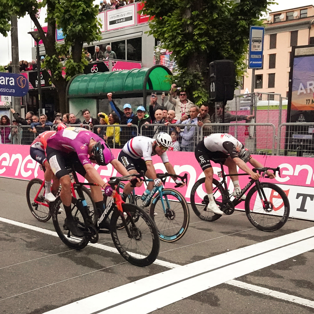 Die Welt von TUDOR bei Juwelier Krebber in Mönchengladbach; Giro D'Italia