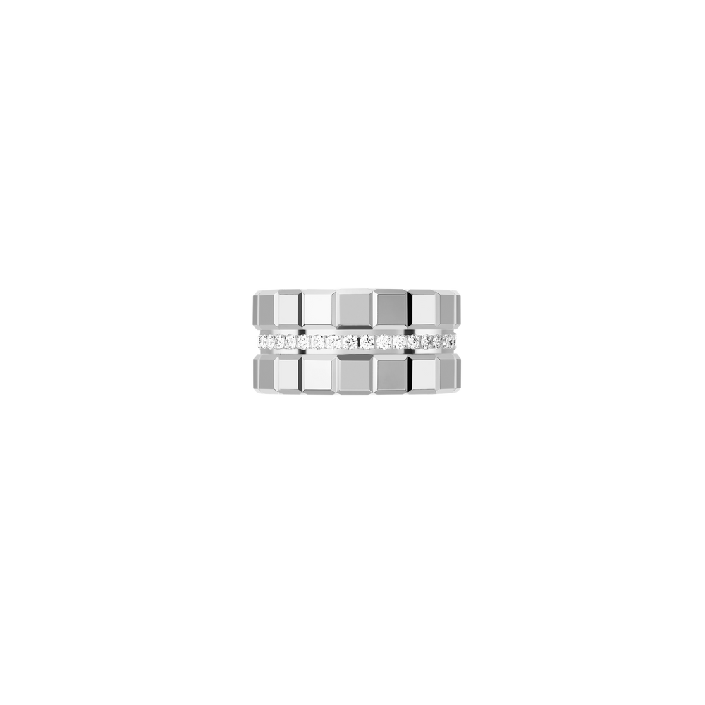 Chopard Ring Ice Cube 827004-1040 aus Weißgold. Der Ring ist mittig mit einer Brillantreihe ausgefasst