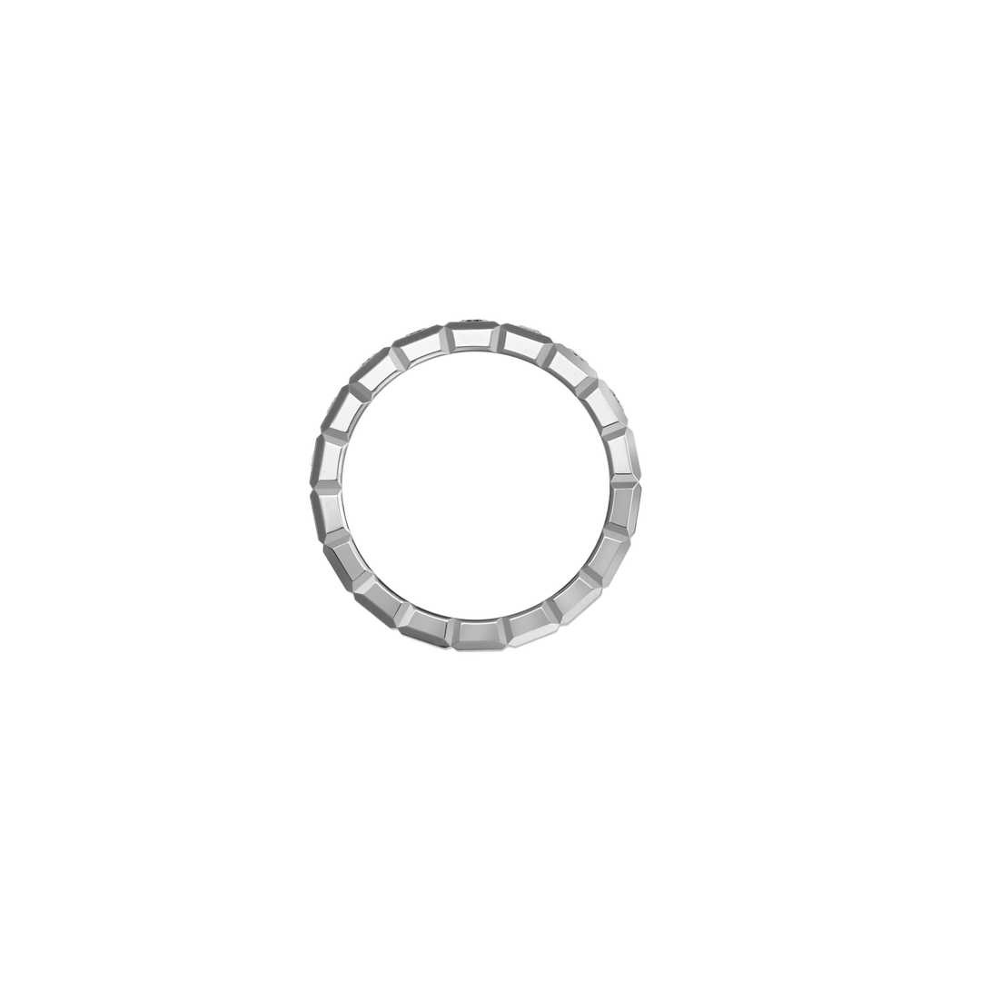 Chopard Ring Ice Cube , die Ringschiene hat die Optik mehrer aneinander gesetzter Würfel von denen 11 mit einem Brillanten aufgefasst sind.