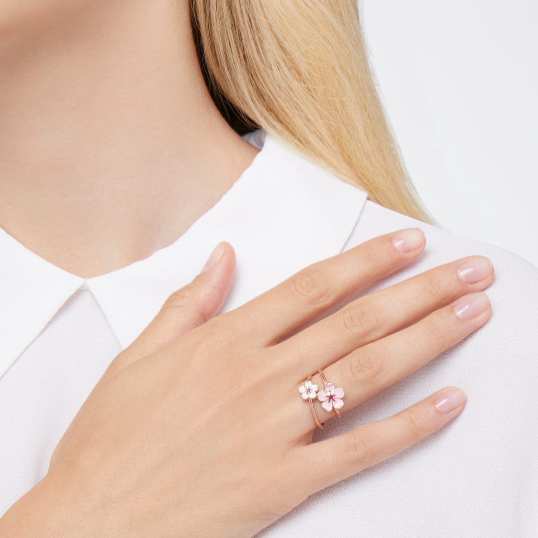 Dodo Ring weiße Kirschblüte bei Juwelier Krebber DAB9002_FLOWE_EBI9R