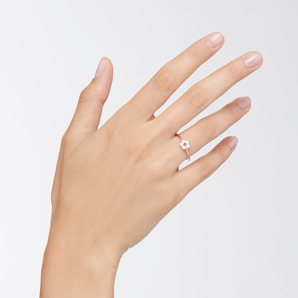 Dodo Ring weiße Kirschblüte bei Juwelier Krebber DAB9002_FLOWE_EBI9R