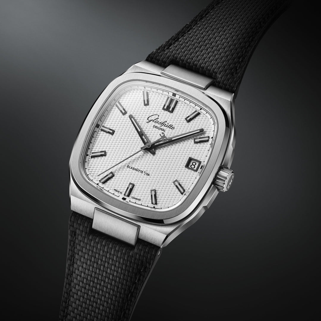 Glashütte Original - 70s - 1-36-11-01-02-66 – Automatikwerk – silber, schwarz - 39 mm x 39 mm - Herrenuhr