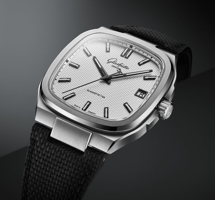 Glashütte Original - 70s - 1-36-11-01-02-66 – Automatikwerk – silber, schwarz - 39 mm x 39 mm - Herrenuhr in Mönchengladbach kaufen