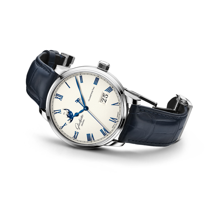 Glashütte Original - Senator Excellence Panoramadatum Mondphase - 1-36-24-05-02-61 – Automatikwerk – weiß, blau - 40 mm - Herrenuhr bei Juwelier Krebber in Mönchengladbach