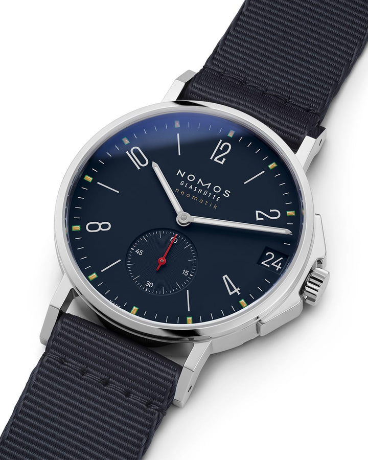 NOMOS Glashütte - Ahoi neomatik 38 Datum Atlantik mit der Referenz 528