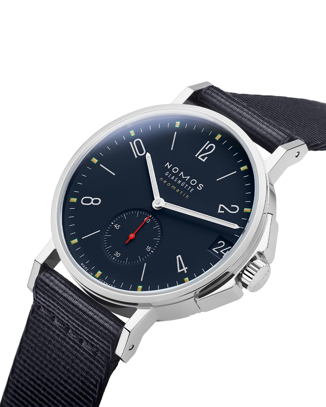 NOMOS Glashütte - Ahoi neomatik 38 Datum Atlantik mit der Referenz 528 mit blauem Textilband