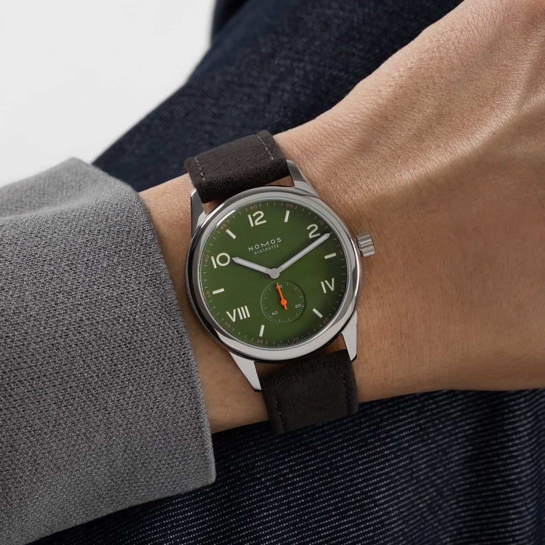 NOMOS Glashütte - Club Campus all olive - 739.GB – Handaufzugswerk – olivgrün - 38,5 mm - Herren- und Damenuhr