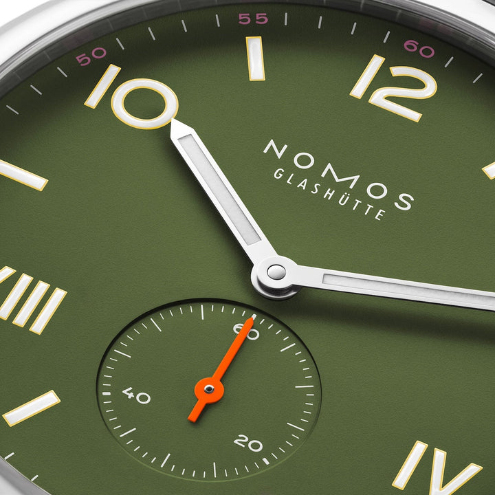 NOMOS Glashütte - Club Campus all olive - 739.GB – Handaufzugswerk – olivgrün - 38,5 mm - Herren- und Damenuhr in Mönchengladbach