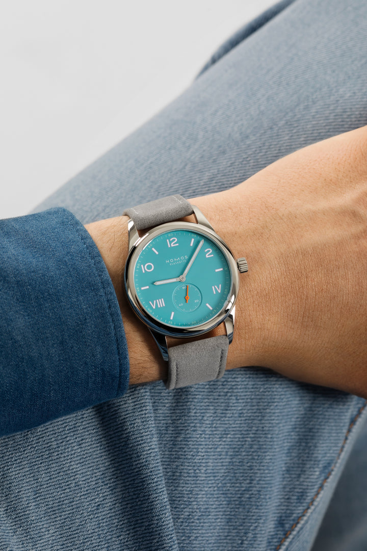 NOMOS Glashütte - Club Campus endless blue mit der Referenz 724.GB Herrenuhr mit Lederband 