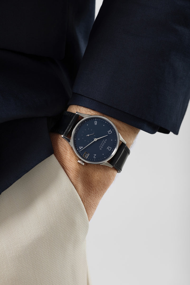 NOMOS Glashütte - Minimatik Datum blau – 1252 - Handaufzugswerk – blau - 39,5 mm - Herrenuhr mit Lederband