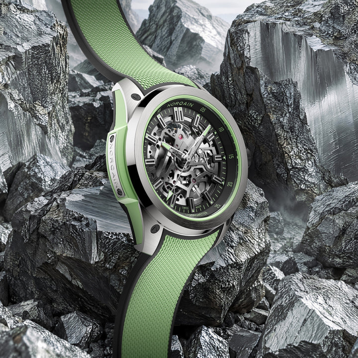 NORQAIN - Wild ONE Skeleton - N3000.26T01.B01 – Automatikwerk – mintgrün, schwarz - 42 mm - Herrenuhr in schwarz und grün