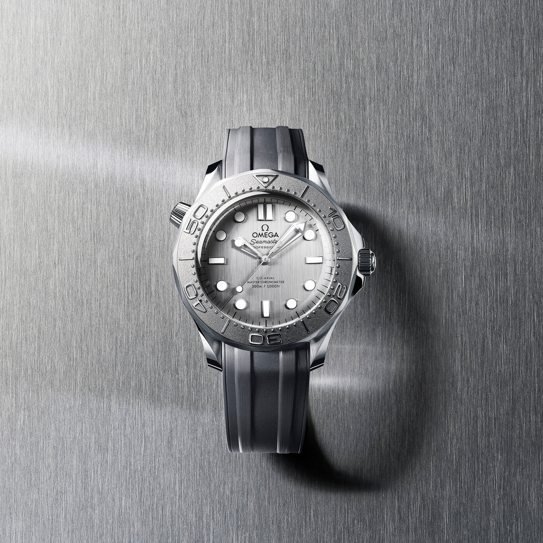 OMEGA - Seamaster Diver 300M - 210.32.42.20.06.002 – Automatikwerk – grau - 42 mm - Herrenuhr bei Juwelier Krebber in Mönchengladbach