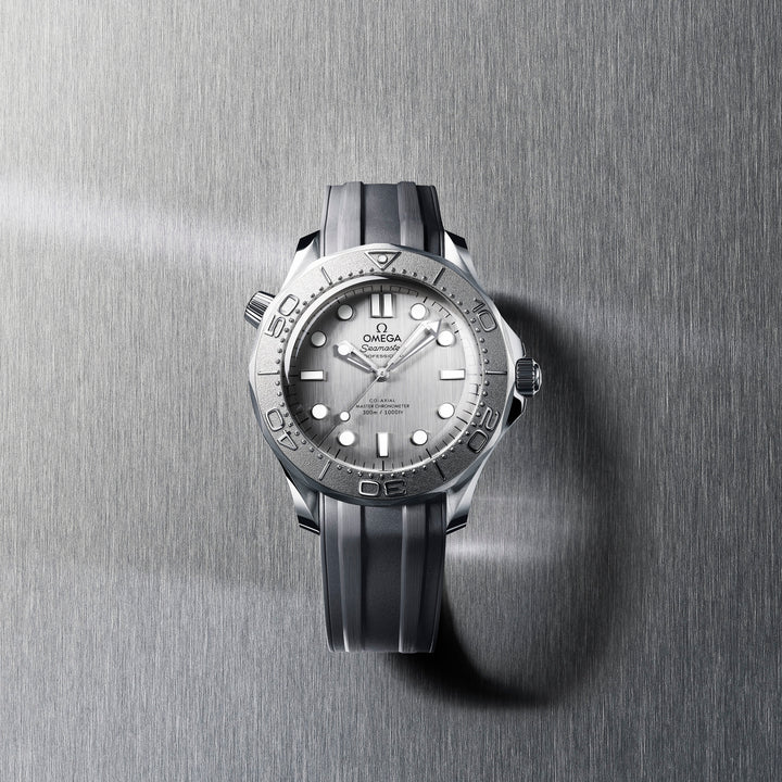 OMEGA - Seamaster Diver 300M - 210.32.42.20.06.002 – Automatikwerk – grau - 42 mm - Herrenuhr bei Juwelier Krebber in Mönchengladbach