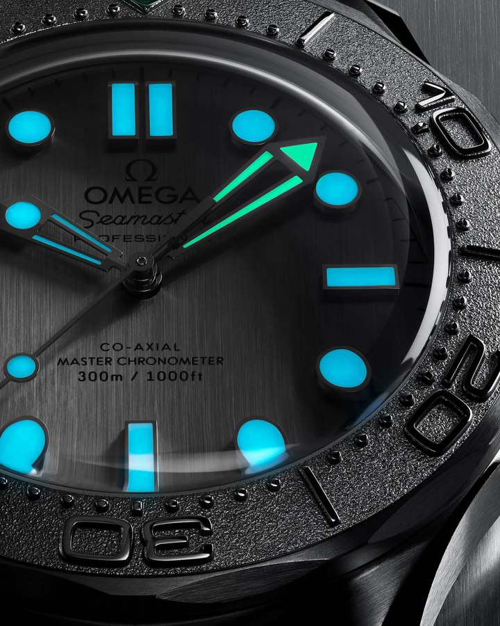 OMEGA - Seamaster Diver 300M - 210.32.42.20.06.002 – Automatikwerk – grau - 42 mm - Herrenuhr mit Super-Luminova®