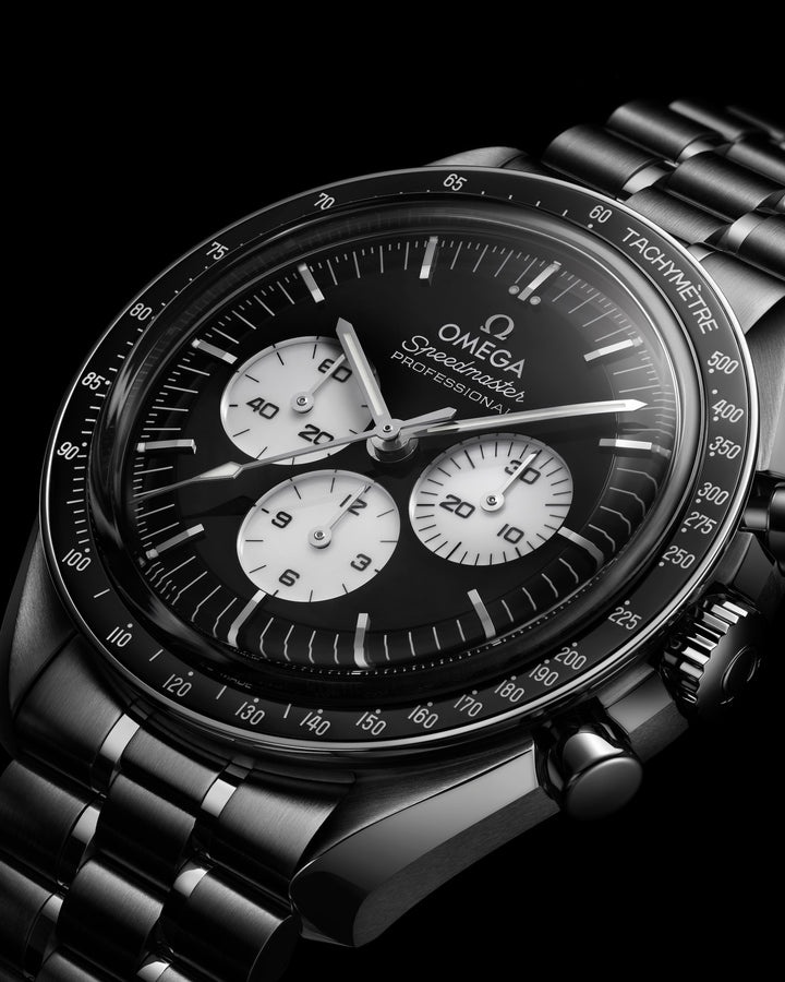 OMEGA - Speedmaster Moonwatch Professional - 310.30.42.50.01.004 – Handaufzug – schwarz - 42 mm - Herrenuhr in schwarz mit weißen Hilfsziffebrlättern