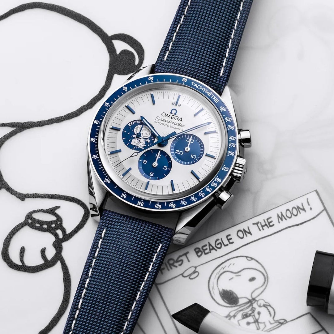 OMEGA - Speedmaster "Silver Snoopy Award"-Edition - 310.32.42.50.02.001 – Handaufzug – silber, blau - 42 mm - Herrenuhr bei Juwelier Krebber in Mönchengladbach
