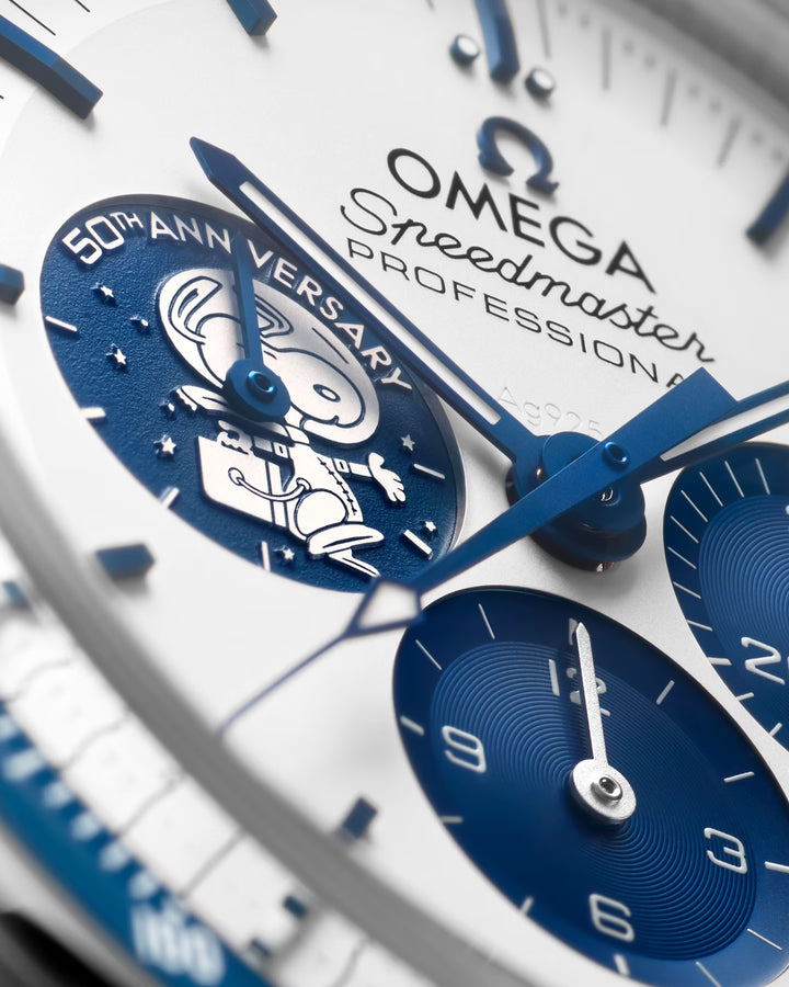 OMEGA - Speedmaster "Silver Snoopy Award"-Edition - 310.32.42.50.02.001 – Handaufzug – silber, blau - 42 mm - Herrenuhr Snoopy Uhr