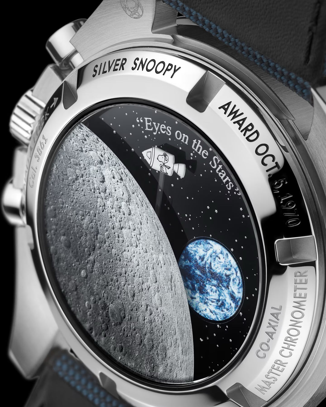 OMEGA - Speedmaster "Silver Snoopy Award"-Edition - 310.32.42.50.02.001 – Handaufzug – silber, blau - 42 mm - Herrenuhr