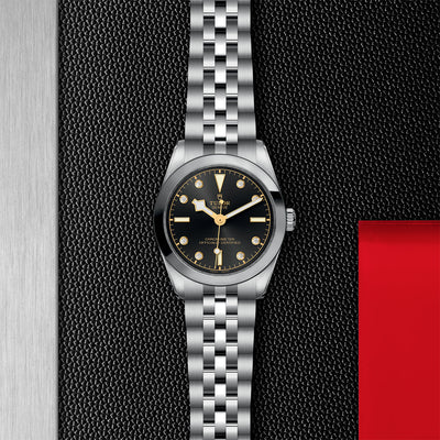 TUDOR - Black Bay 31 mit der Referenz M79600-0004 besteht aus Edelstahl. Der Durchmesser beträgt 31 mm Damenuhr