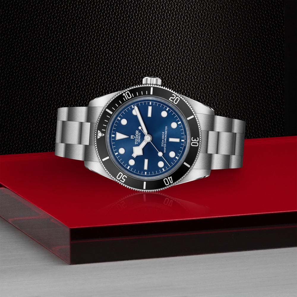 TUDOR - Black Bay 68 - M7943A1A0NU-0001 – Automatikwerk – blau, schwarz - 43 mm - Herrenuhr bei Juwelier Krebber