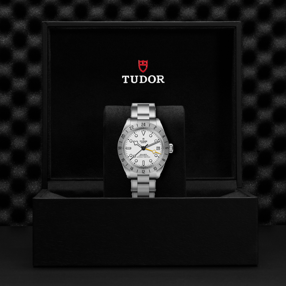 TUDOR - Black Bay Pro - M79470-0004 – Automatikwerk – weiß - 39 mm - Herrenuhr bei Juwelier Krebber