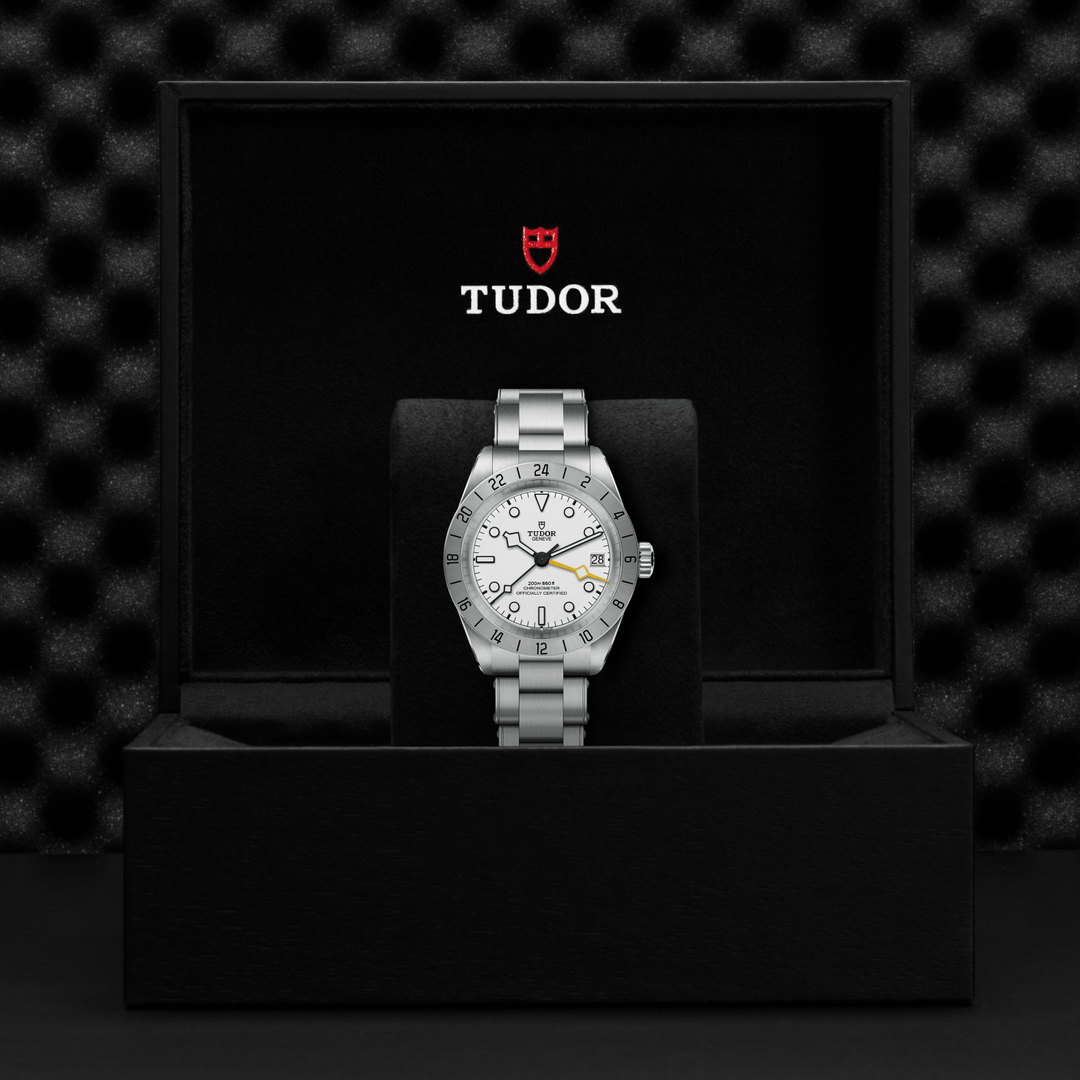 TUDOR - Black Bay Pro - M79470-0004 – Automatikwerk – weiß - 39 mm - Herrenuhr bei Juwelier Krebber