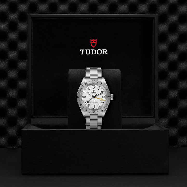 TUDOR - Black Bay Pro - M79470-0004 – Automatikwerk – weiß - 39 mm - Herrenuhr bei Juwelier Krebber