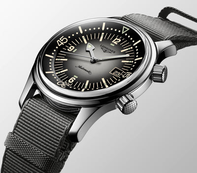 Longines - Legend Diver Watch mit der Referenz L3.774.4.70.2 in grau