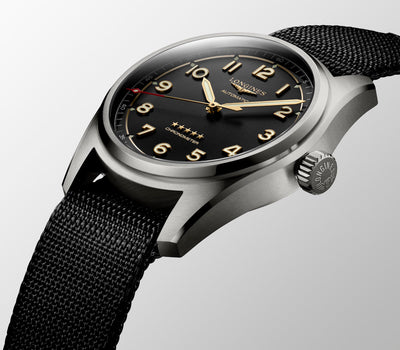 sportliche Herrenuhr in schwarz